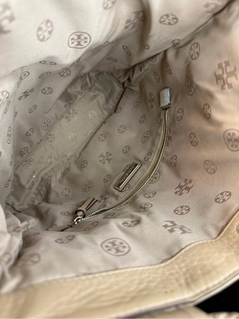 Tory Burch Marion Fold-Over Crossbody Bag | Pebbled Leather | Light Beige/Taupe - Picture 4 of 15